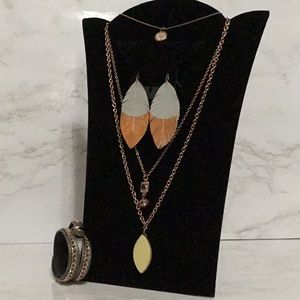 Premier Designs High Fashion Jewelry combo 1 necklaces/1 pr earrings/1 bracelet